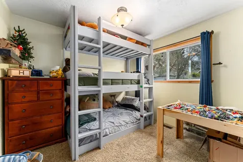 1145 SW Louise Circle Grants Pass OR 97526