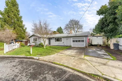 1145 SW Louise Circle Grants Pass OR 97526