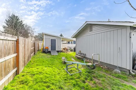 1145 SW Louise Circle Grants Pass OR 97526