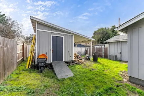 1145 SW Louise Circle Grants Pass OR 97526