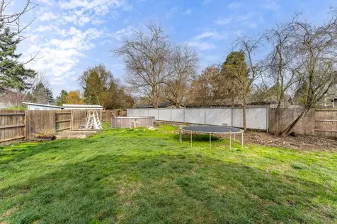 1145 SW Louise Circle Grants Pass OR 97526
