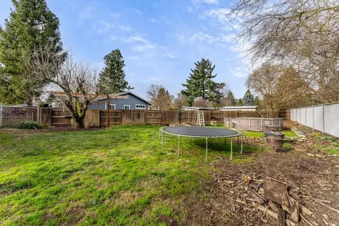 1145 SW Louise Circle Grants Pass OR 97526