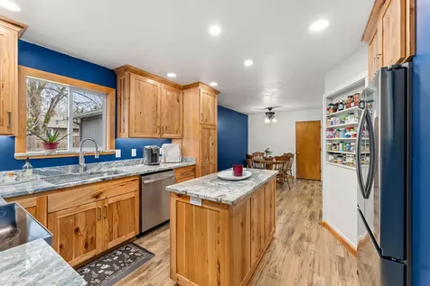 1145 SW Louise Circle Grants Pass OR 97526