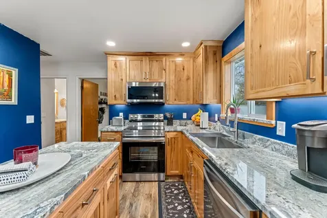 1145 SW Louise Circle Grants Pass OR 97526