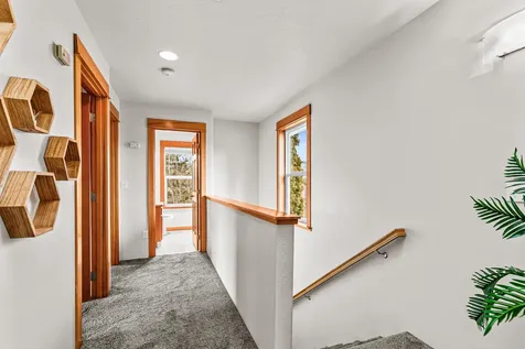2684 Clay Creek Way Ashland OR 97520