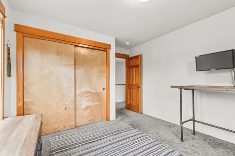 2684 Clay Creek Way Ashland OR 97520