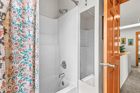 2684 Clay Creek Way Ashland OR 97520