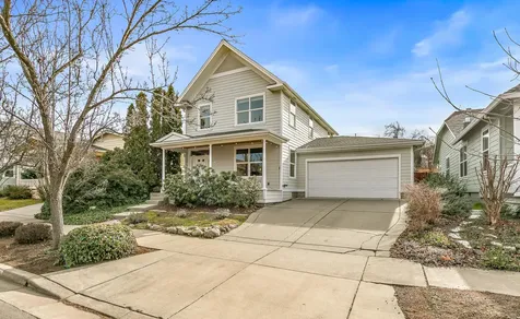 2684 Clay Creek Way Ashland OR 97520