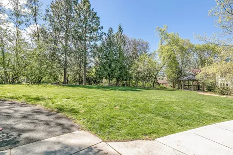 2684 Clay Creek Way Ashland OR 97520