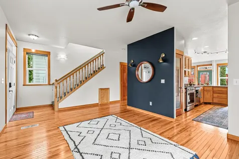 2684 Clay Creek Way Ashland OR 97520