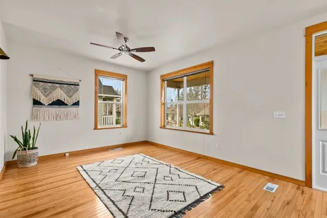 2684 Clay Creek Way Ashland OR 97520