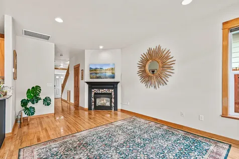 2684 Clay Creek Way Ashland OR 97520