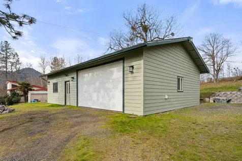 3201 Helms Road Grants Pass OR 97527