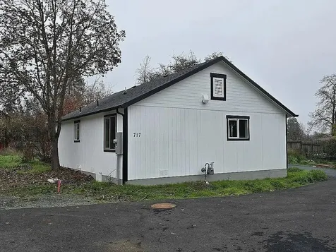 717 NE Fusite Grants Pass OR 97526