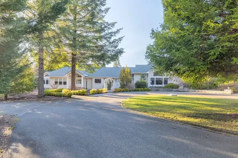 353 Hixson Drive Grants Pass OR 97526