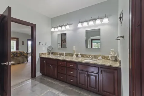 353 Hixson Drive Grants Pass OR 97526