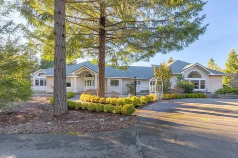 353 Hixson Drive Grants Pass OR 97526