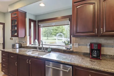 353 Hixson Drive Grants Pass OR 97526