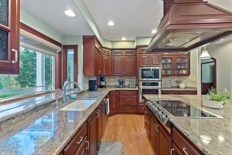 353 Hixson Drive Grants Pass OR 97526