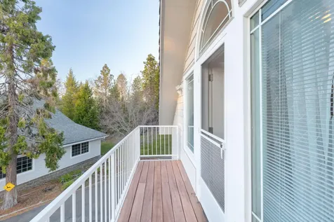 353 Hixson Drive Grants Pass OR 97526