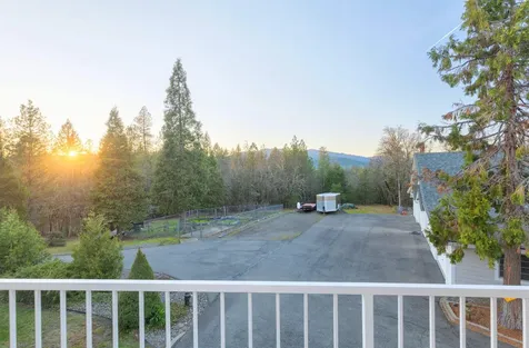 353 Hixson Drive Grants Pass OR 97526