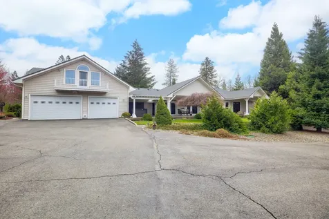 353 Hixson Drive Grants Pass OR 97526
