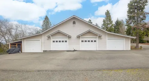353 Hixson Drive Grants Pass OR 97526