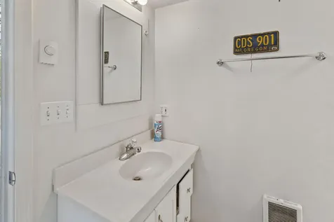 353 Hixson Drive Grants Pass OR 97526