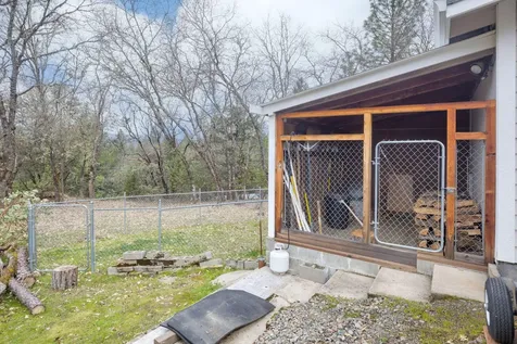 353 Hixson Drive Grants Pass OR 97526