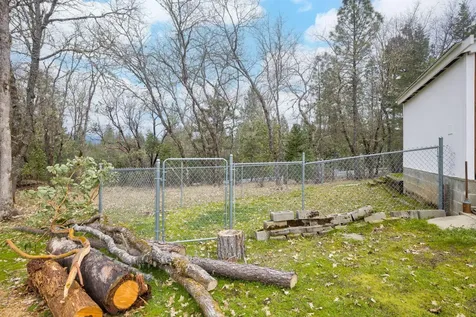 353 Hixson Drive Grants Pass OR 97526