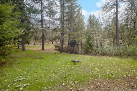 353 Hixson Drive Grants Pass OR 97526