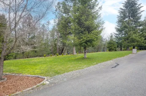 353 Hixson Drive Grants Pass OR 97526