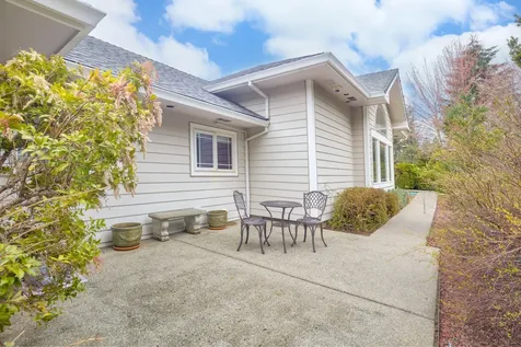 353 Hixson Drive Grants Pass OR 97526