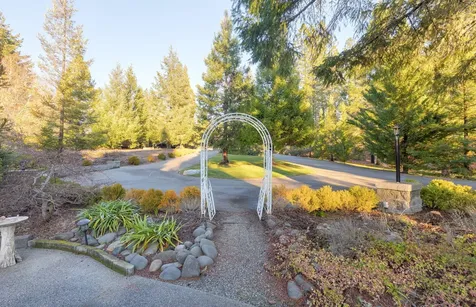 353 Hixson Drive Grants Pass OR 97526