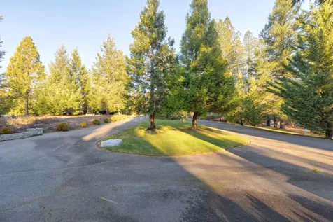 353 Hixson Drive Grants Pass OR 97526