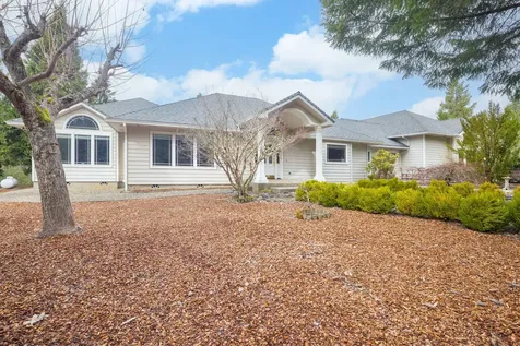 353 Hixson Drive Grants Pass OR 97526