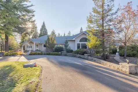 353 Hixson Drive Grants Pass OR 97526