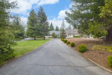353 Hixson Drive Grants Pass OR 97526