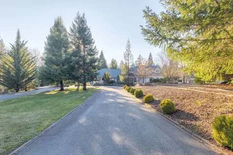 353 Hixson Drive Grants Pass OR 97526