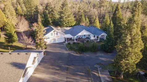 353 Hixson Drive Grants Pass OR 97526