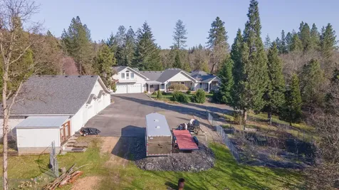 353 Hixson Drive Grants Pass OR 97526