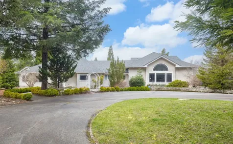 353 Hixson Drive Grants Pass OR 97526