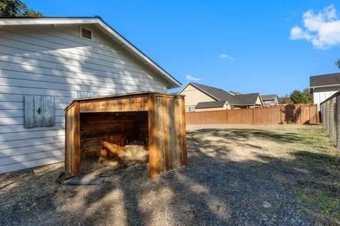 2765 W Antler Avenue Redmond OR 97756