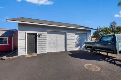 2765 W Antler Avenue Redmond OR 97756