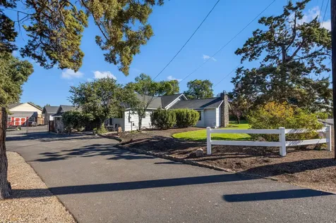 2765 W Antler Avenue Redmond OR 97756