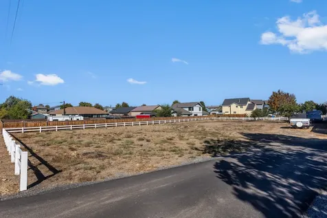 2765 W Antler Avenue Redmond OR 97756