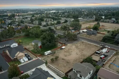 2765 W Antler Avenue Redmond OR 97756