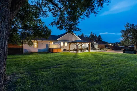 2765 W Antler Avenue Redmond OR 97756