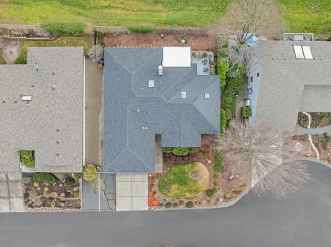 2414 Heritage Way Medford OR 97504