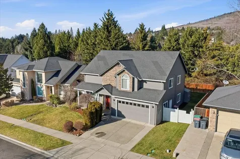 4529 Wolf Run Drive Medford OR 97504